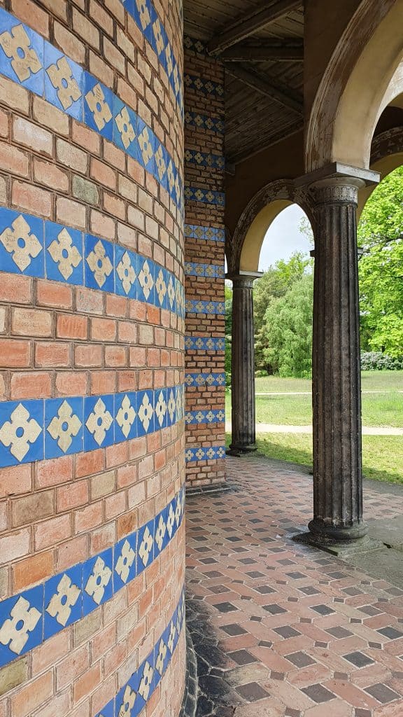 Heilandskirche Sacrow direkt an der Havel