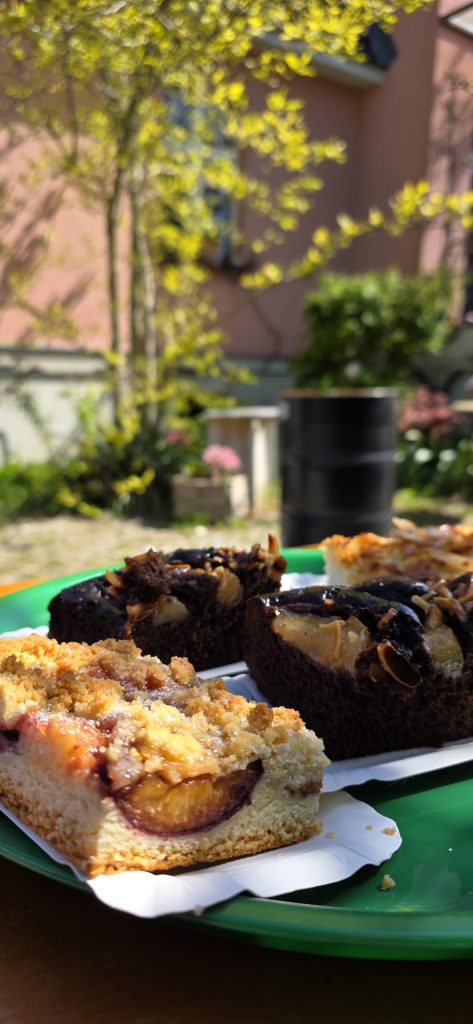Baumblütenfest in Werder mit blühenden Gärten und Obstwein