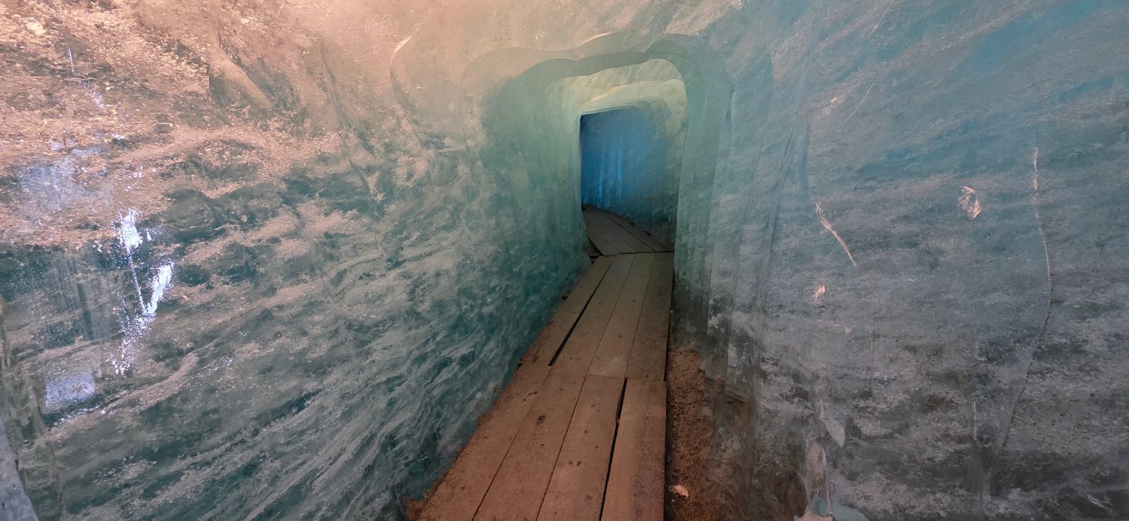 Rhonegletscher Eishöhle