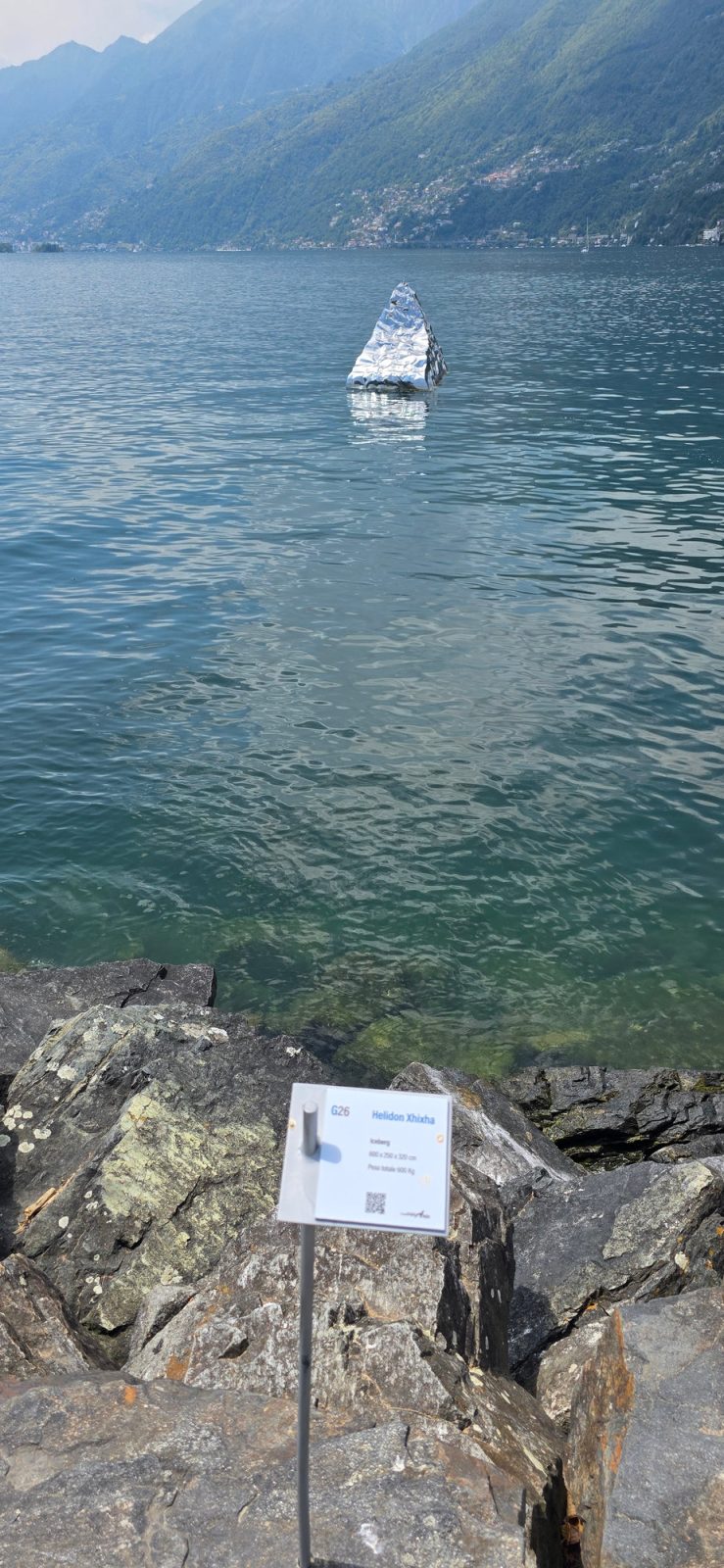 Eisberg im See