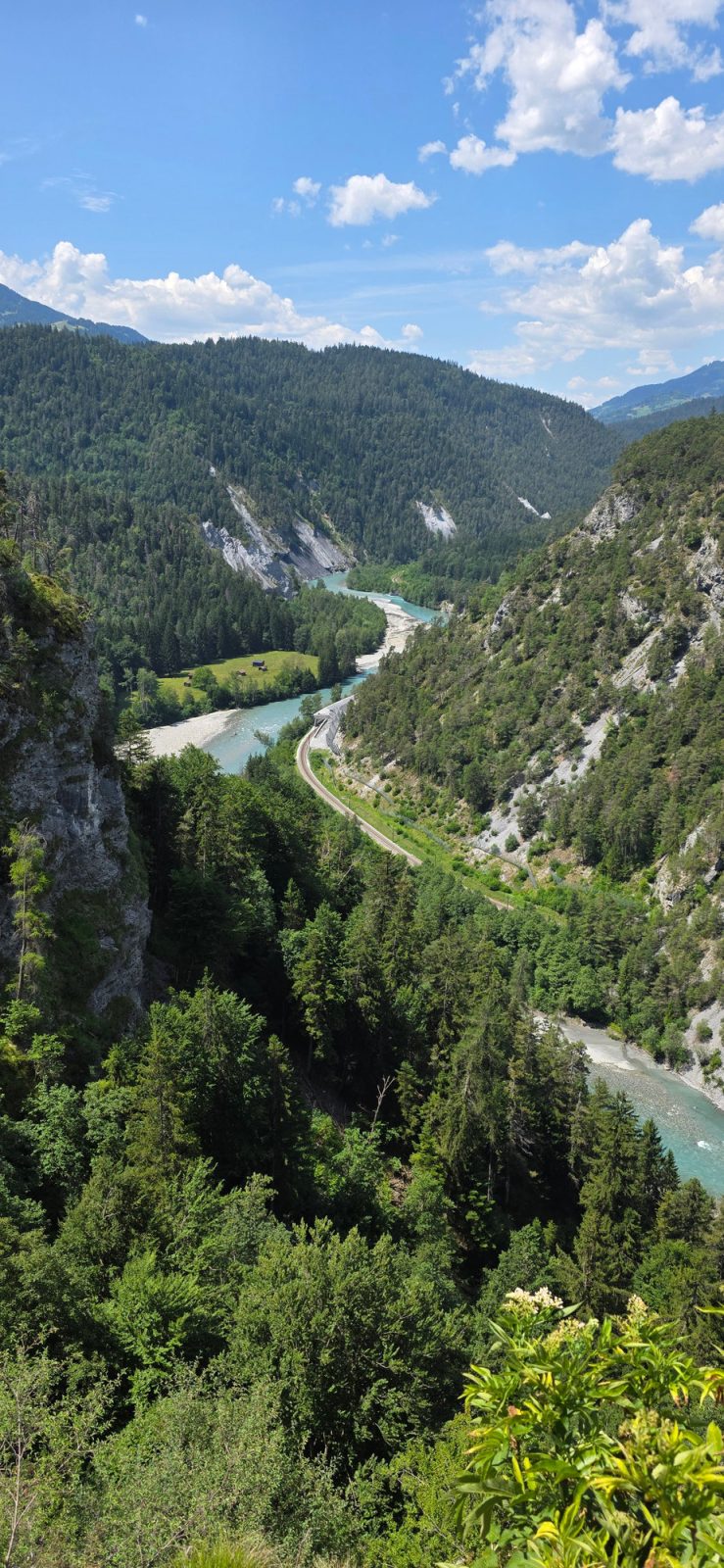 Rheinschlucht mit dem Auto