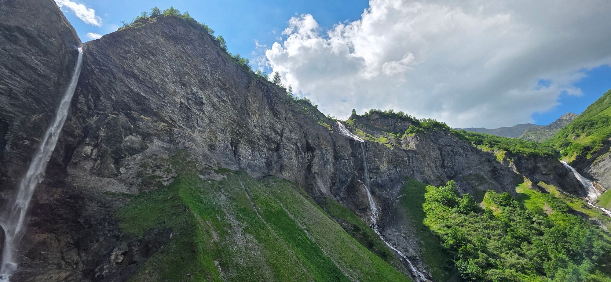Wasserfall-Arena Batöni Wanderung